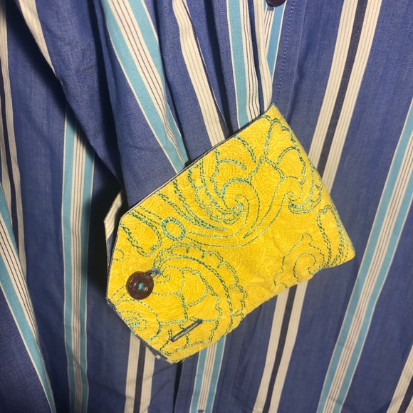 Robert Graham button down - Picture 3 of 4